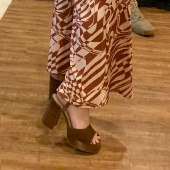 Steve Madden 70s Block Heels - Picture 2 of 9